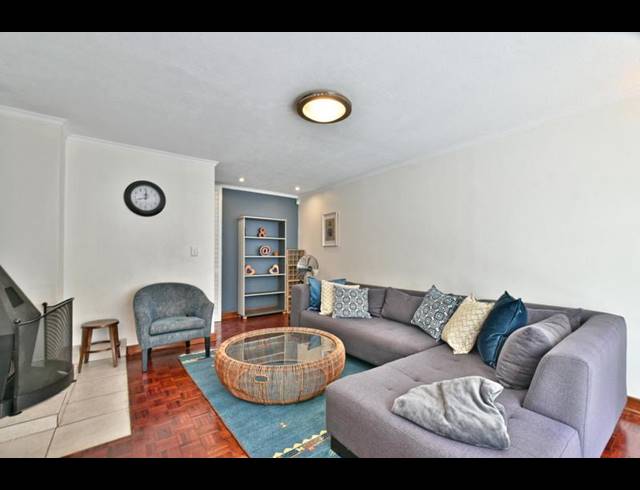 3 BEDROOM TOWNHOUSE FOR SALE IN DUNKELD WEST